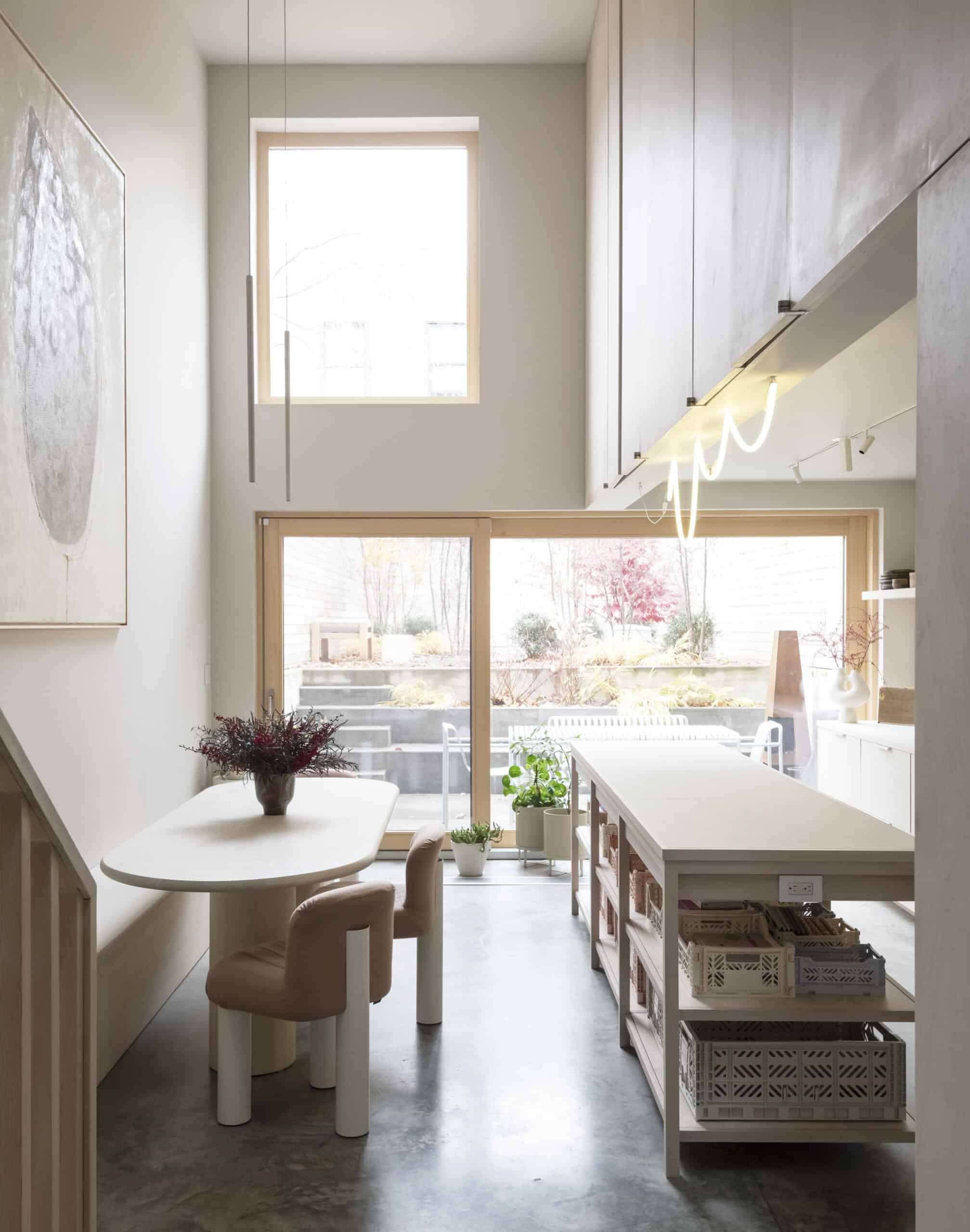 OVERVIEW KITCHEN DINING DOUBLE HEIGHT SPACE