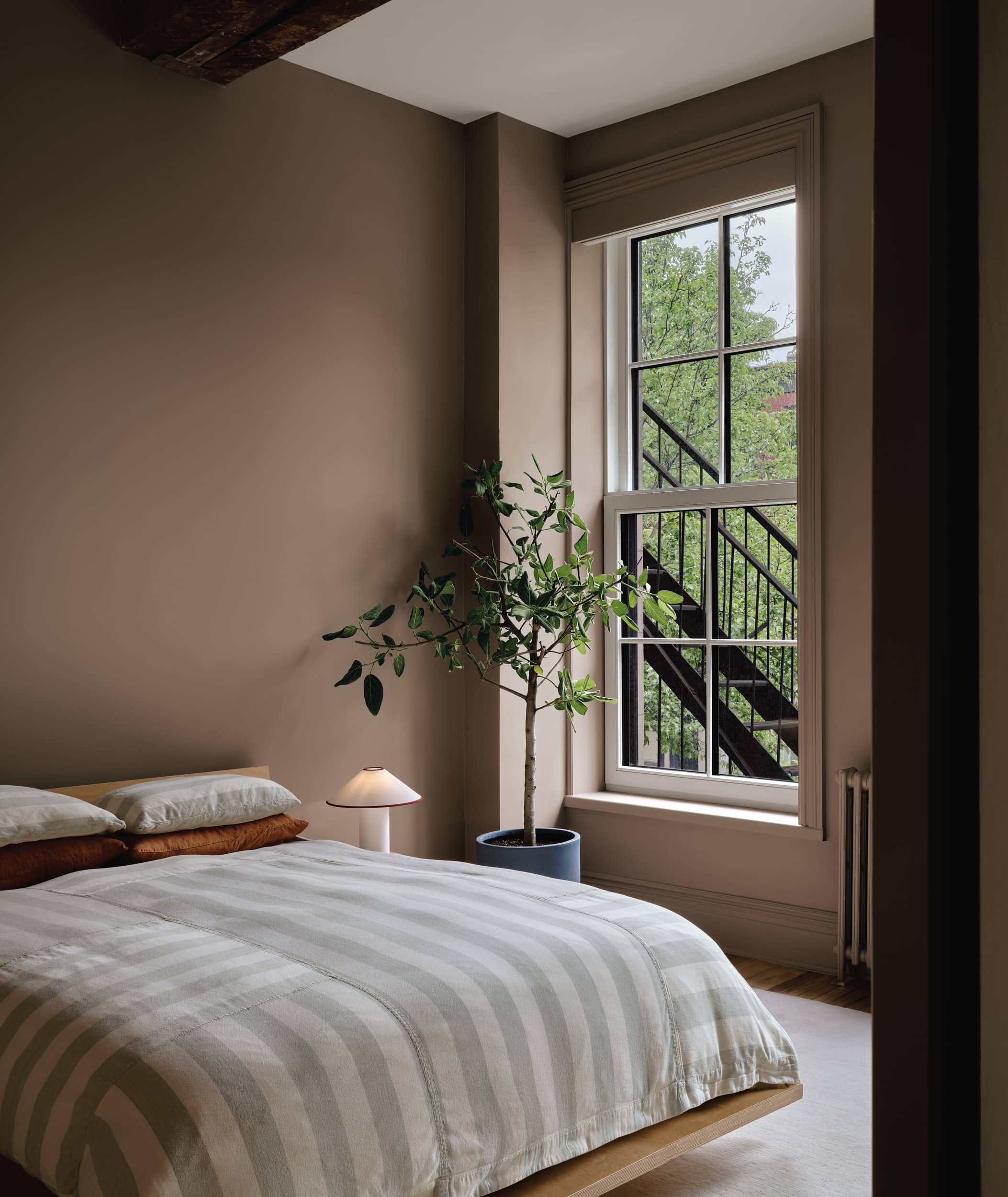 MAIN BEDROOM